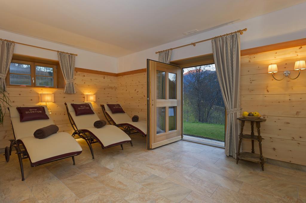 Silentium Dolomites Chalet Since 1600 Monguelfo-Tesido / Welsberg-Taisten ภายนอก รูปภาพ