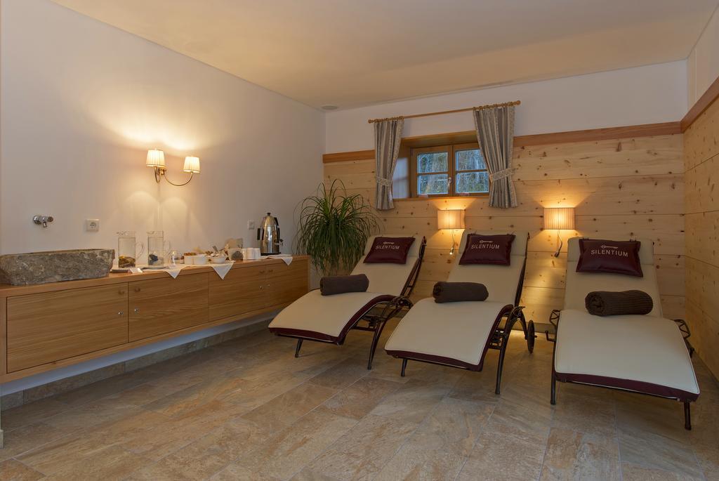 Silentium Dolomites Chalet Since 1600 Monguelfo-Tesido / Welsberg-Taisten ภายนอก รูปภาพ