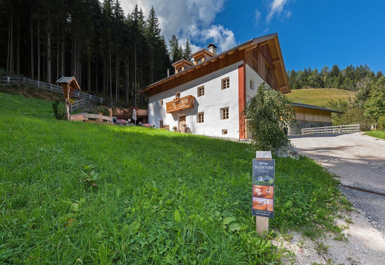 Silentium Dolomites Chalet Since 1600 Monguelfo-Tesido / Welsberg-Taisten ภายนอก รูปภาพ